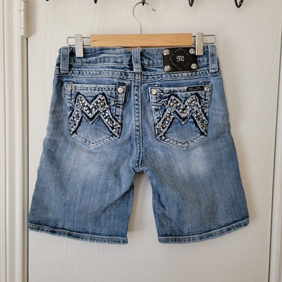 Miss Me Boyfriend Shorts - Picture 2 of 9